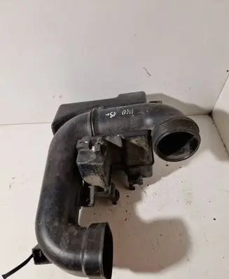 Hyundai i40 Intake resonator 282203Z300
