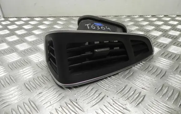 Ford Focus Rear air vent grill BM51A018B08CF3JA6 T6304