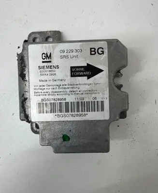 Opel Zafira A Airbag control unit/module 09229303 BGS07828958 330518650