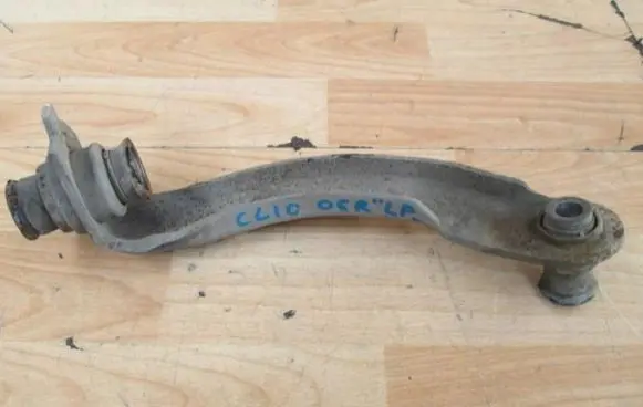 Renault Clio III Radiator mount bracket
