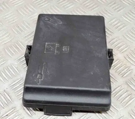 Maserati Quattroporte Fuse box cover 7171381630
