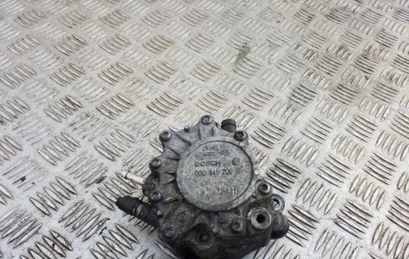 Volkswagen PASSAT B6 Vacuum pump 03G145209C