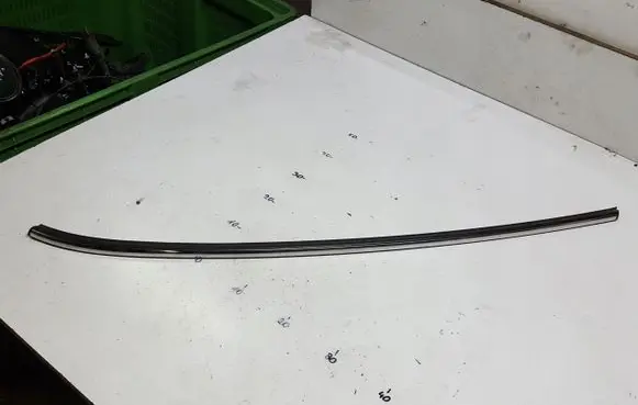 Front arch trim