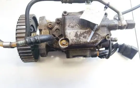 Audi A3 S3 8L Fuel injection high pressure pump 2464463336 0290010412B