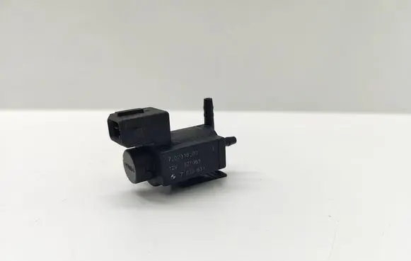BMW 5 F10 F11 Turbo solenoid valve 7810831 70231800