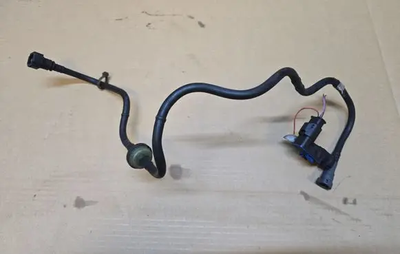 Peugeot 308 Brake booster pipe/hose 9805505880
