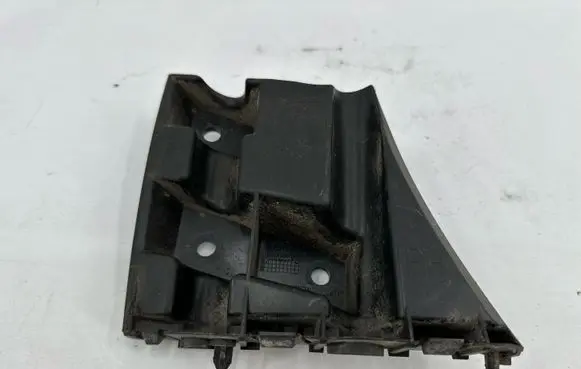 Volvo V40 Front bumper mounting bracket 31425111