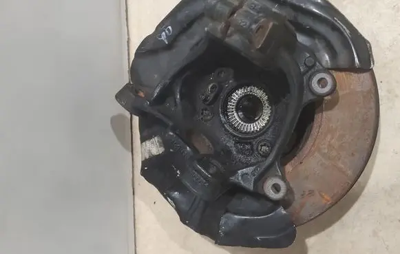 BMW X3 F25 Front wheel hub spindle knuckle 685595401 6879122
