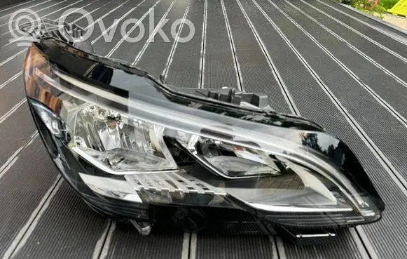 Peugeot 3008 II Headlight/headlamp 9810478080