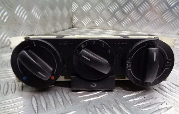 Volkswagen Polo IV 9N3 Interior fan control switch SQ0819045P