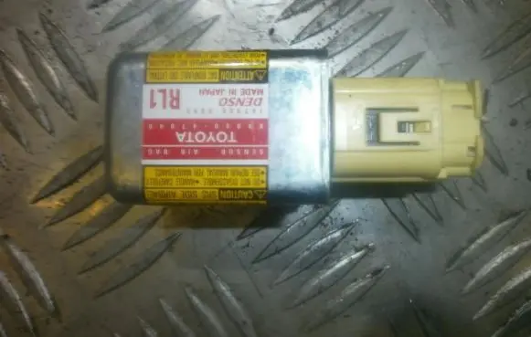 Toyota Prius (XW20) Airbag deployment crash/impact sensor 8986047040