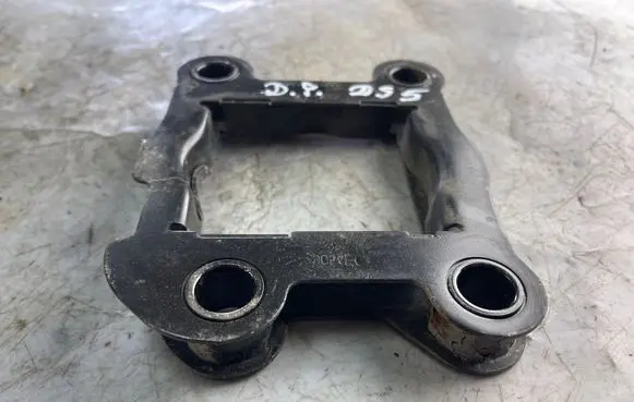 Citroen DS5 Front bumper mounting bracket 9800655380