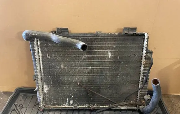 Mercedes-Benz E W210 Coolant radiator 2105006203