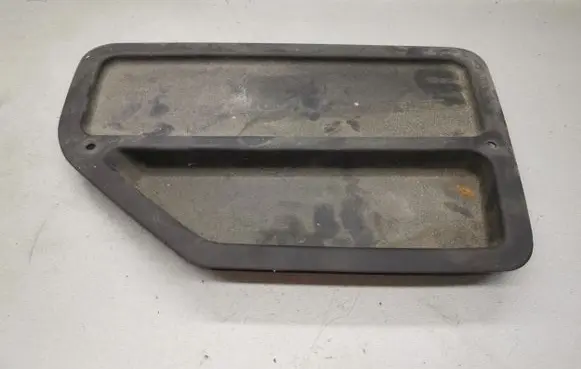 Volvo 440 Fuse box cover 1077536 1079863