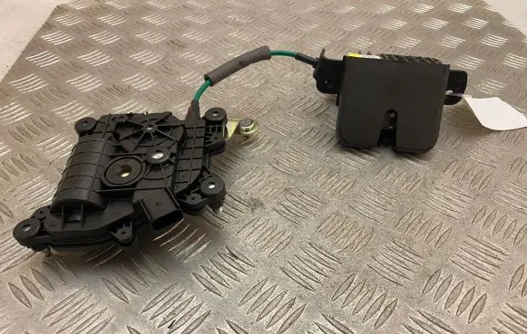 KIA Sportage Tailgate lock latch 2325802