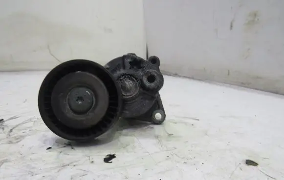 Mercedes-Benz C W204 Timing belt tensioner A6462000570
