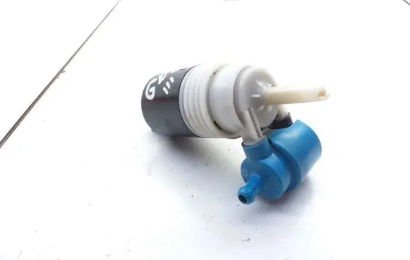Volkswagen Golf III Windscreen/windshield washer pump 1H6955651