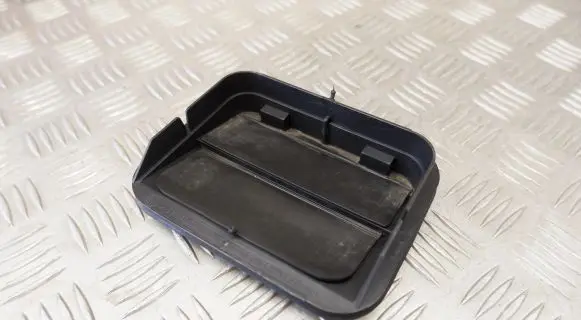 Tesla Model S Quarter panel pressure vent B280B62