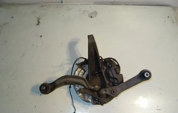 BMW 7 F01 F02 F03 F04 Front wheel hub spindle knuckle