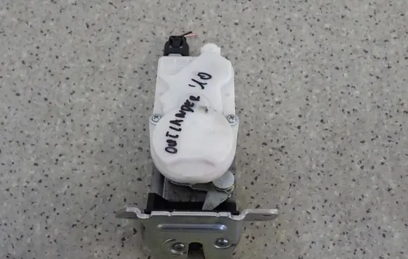 Mitsubishi Outlander Tailgate/trunk/boot lock/catch/latch