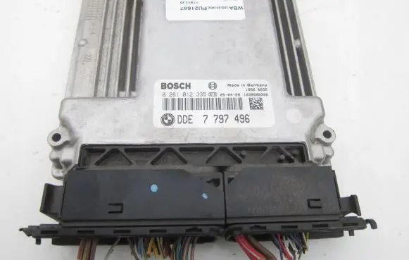 BMW 1 E81 E87 Engine control unit/module 0281012335 7797496