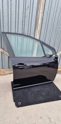 Peugeot 2008 I Front door 