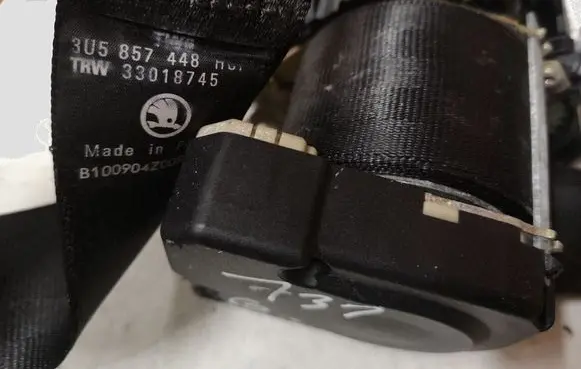 Skoda Superb B5 (3U) Rear seatbelt 33014052 3U5857448 33018745