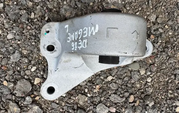 Renault Megane E-Tech Gearbox mount 20240927C