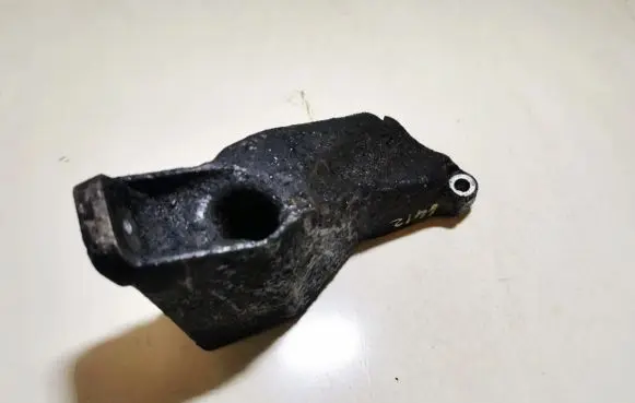 Audi A6 S6 C5 4B Engine mounting bracket 8D0199307P