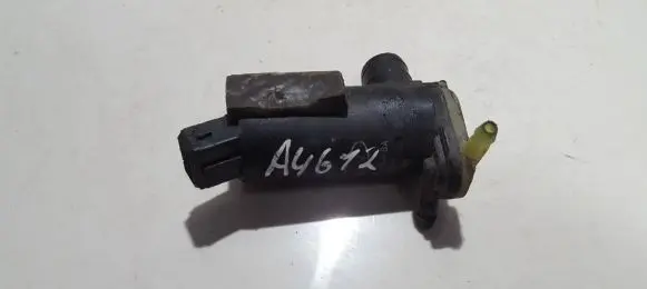 Ford Focus Windscreen/windshield washer pump 98BB17K624BA