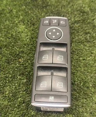 Mercedes-Benz B W245 Electric window control switch A16690544 10021505