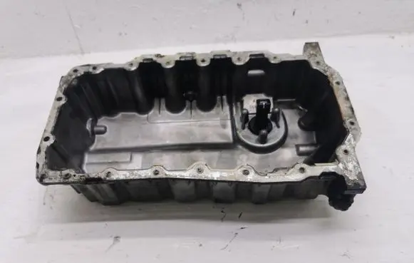 Skoda Octavia Mk2 (1Z) Oil sump 03G103603