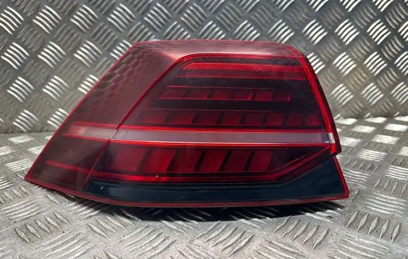 Rear/tail lights