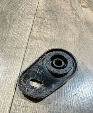 Nissan Navara D23 Radiator mount bracket 21506 215064m400