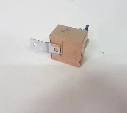 Mitsubishi Pajero Sport I Oil pressure relay 0680005270 369959