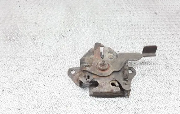 Engine bonnet/hood lock/catch