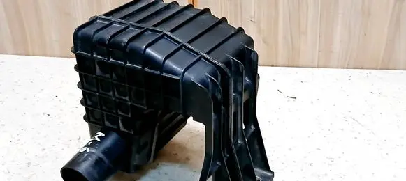 Mazda 6 Intake resonator L829