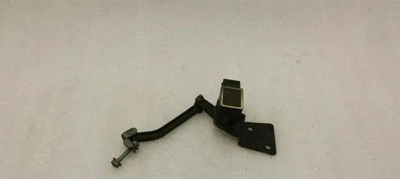 Mercedes-Benz ML W164 Headlight/headlamp level sensor A0105427717