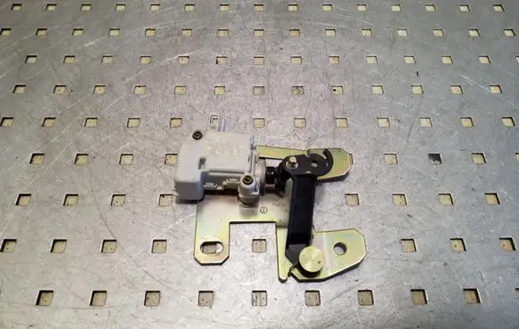 Volkswagen Touareg I Tailgate boot lock/latch motor 7L6827425