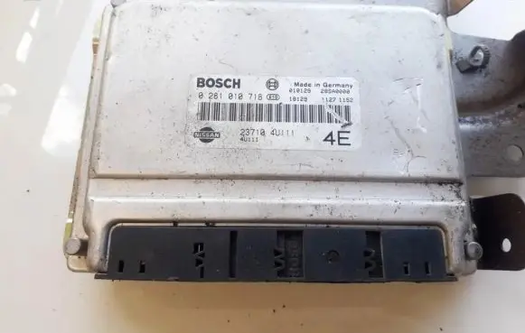 Nissan Almera Tino Engine control unit/module 0281010718 237104U111