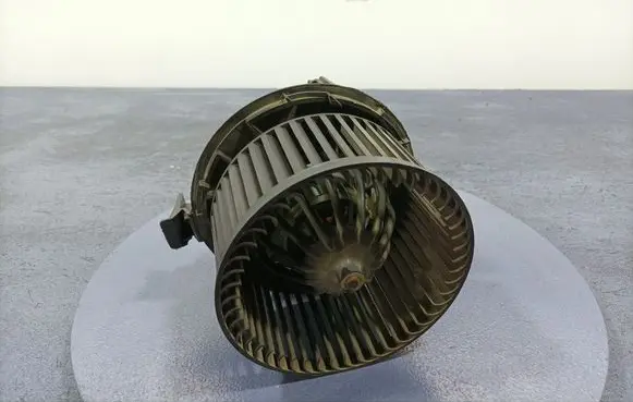 Renault Clio III Heater fan/blower GMVB85P35