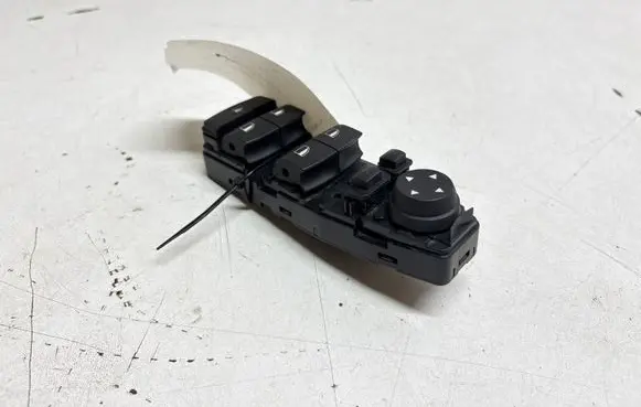 BMW 6 F06 Gran coupe Electric window control switch 9241955