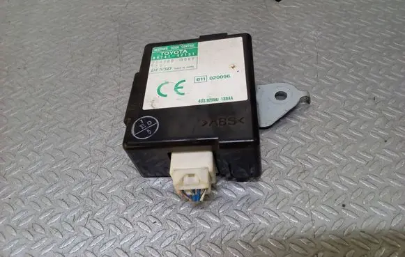 Toyota RAV 4 (XA20) Door central lock control unit/module 8974142151