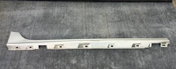 Sill/side skirt trim