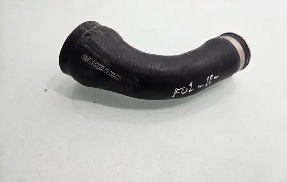 BMW 7 F01 F02 F03 F04 Intercooler hose/pipe 7575408