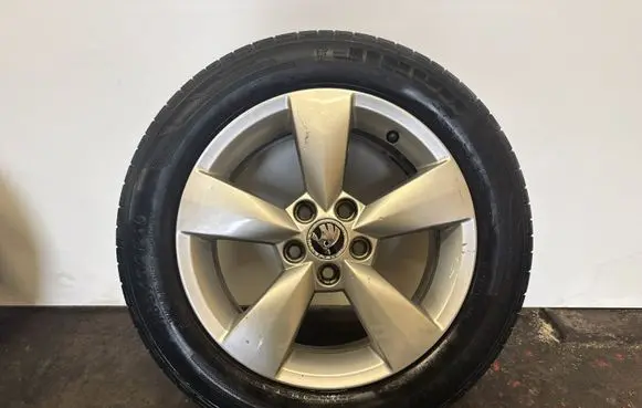 Skoda Rapid (NH) R15 alloy rim 5JA601025