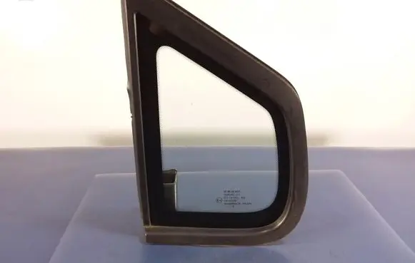 KIA Venga Rear side window