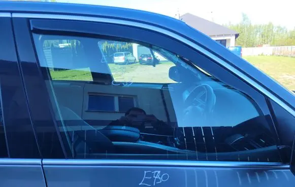 BMW X5 E70 Sliding door window/glass SZYBADRZWIPRAWY
