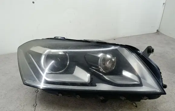 Volkswagen PASSAT B7 Headlight/headlamp 