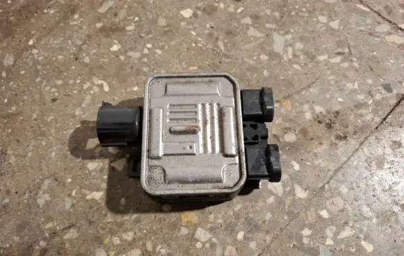 Volvo V60 Coolant fan relay 940012301 3910000313913